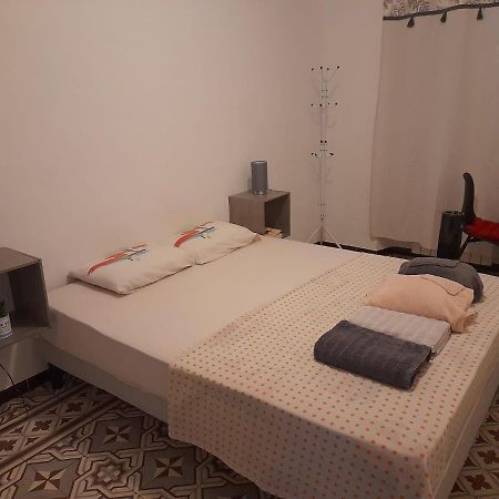 קרפנטרה Petit Appart Entier Au Coeur Des Remparts - Netfix Et Connection Fibre Gratuits מראה חיצוני תמונה